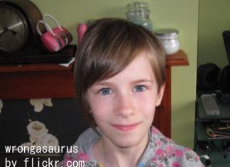 Potongan rambut bergaya untuk kanak-kanak perempuan berumur 10 tahun - 12 tahun